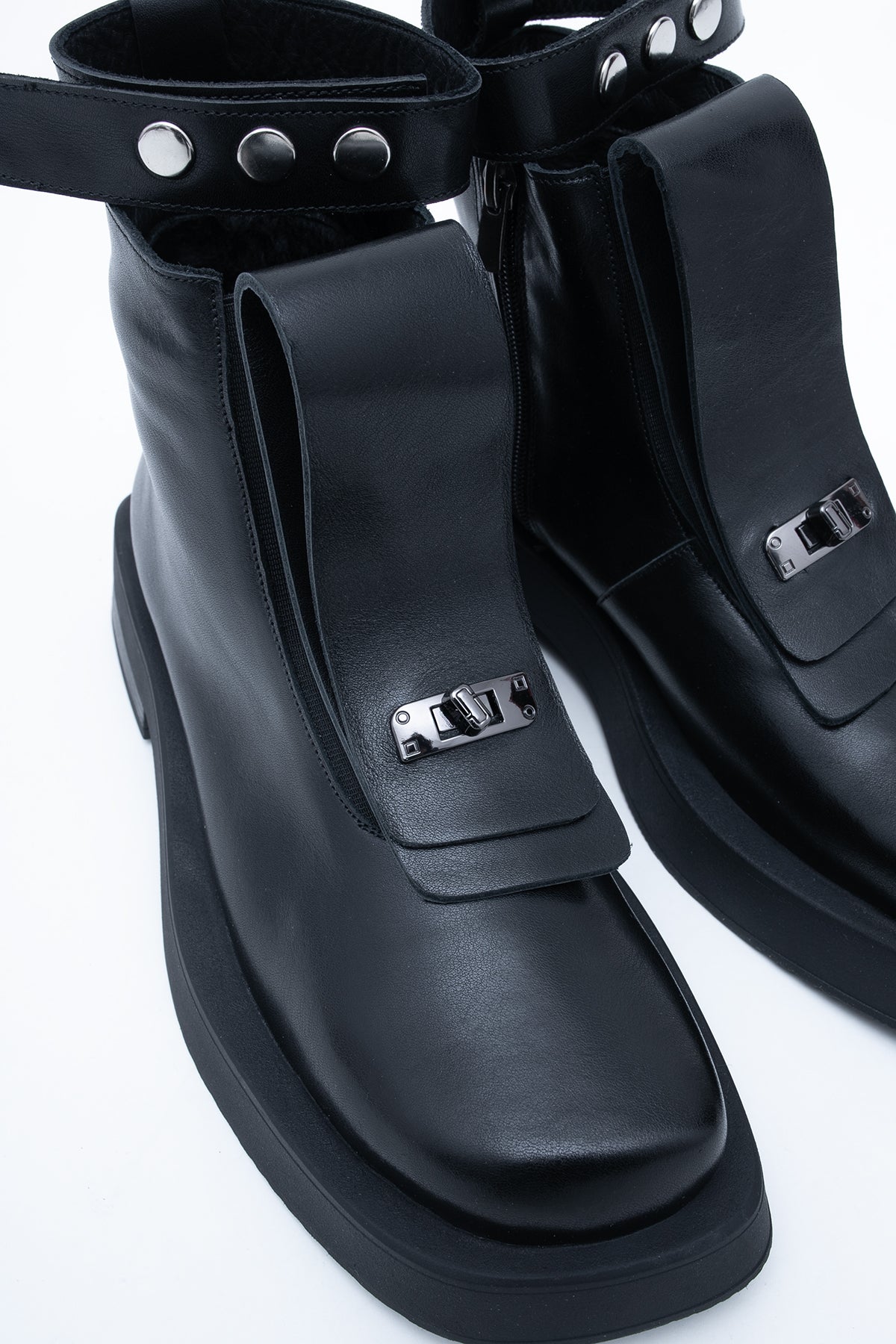 Skórzane Botki Ozdobnym Paskiem 2w1