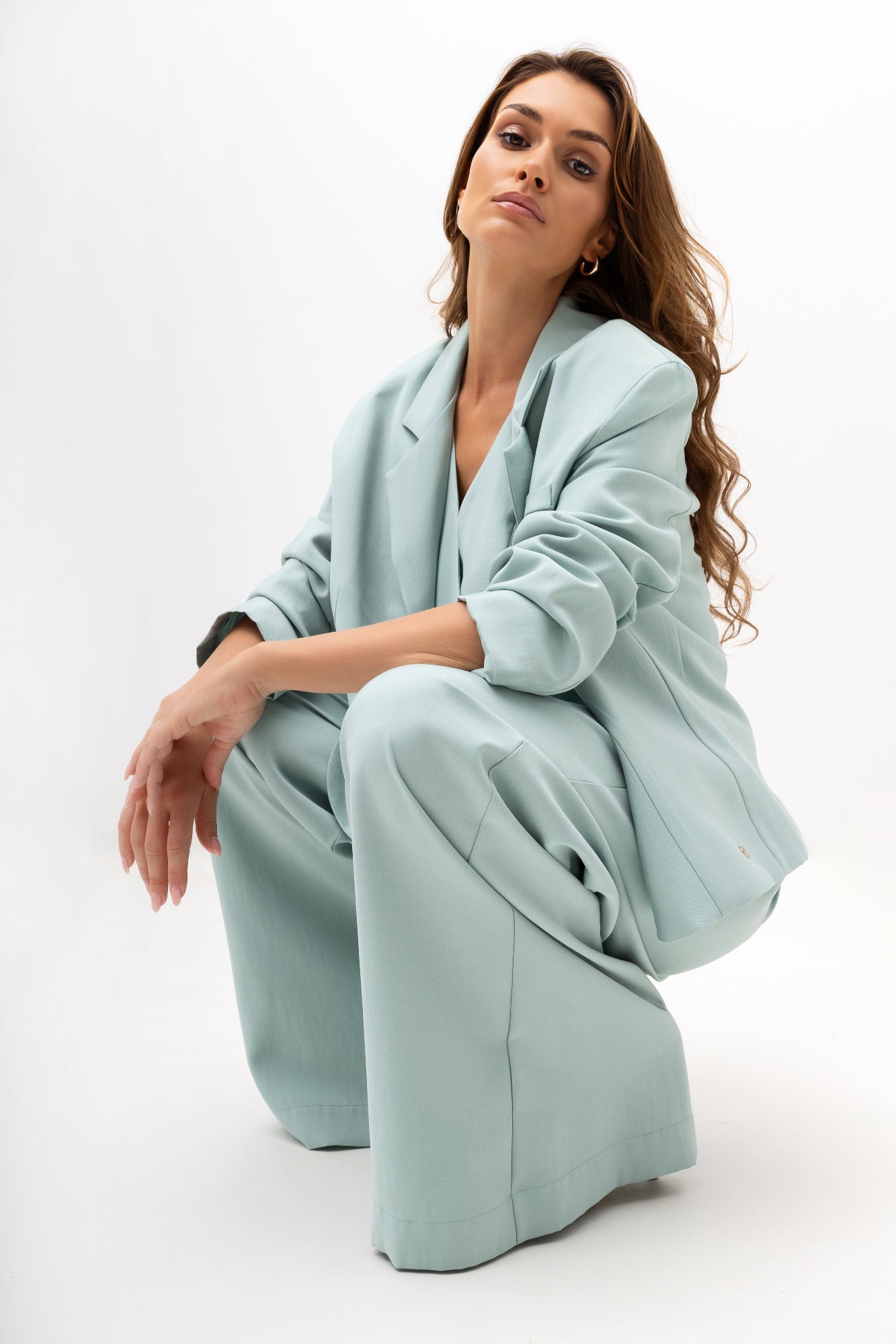 Weit geschnittene Damenhose mit Bundfalten – elegantes Design mit elastischem Bund
