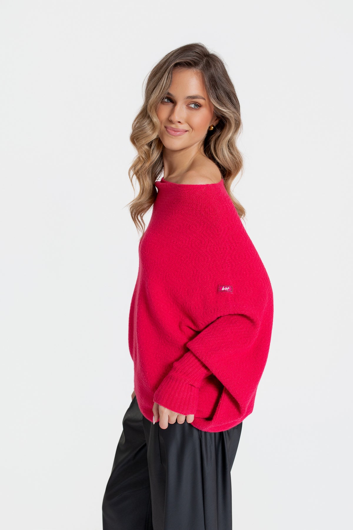 ALMA Sweter damski asymetryczny oversize