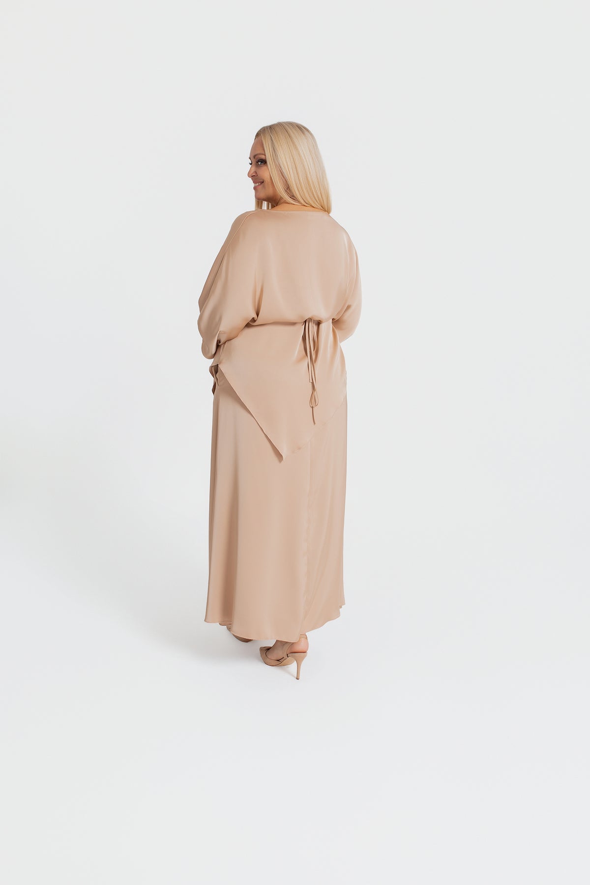 NEVA – rozkloszowana spódnica satynowa maxi