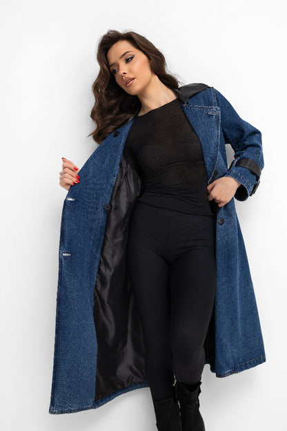 Długi płaszcz jeansowy - wstawki z ekoskóry