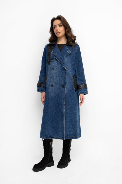 Długi płaszcz jeansowy - wstawki z ekoskóry
