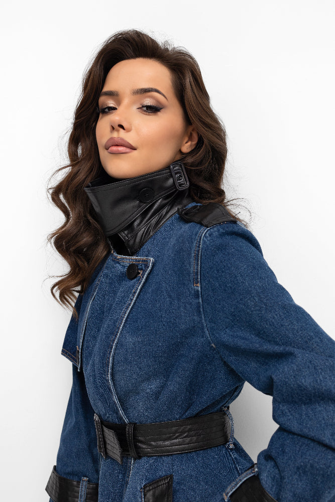 Długi płaszcz jeansowy - wstawki z ekoskóry