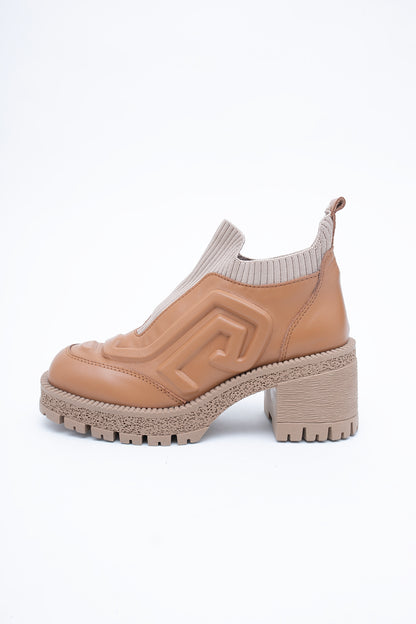 Karmelowe Skórzane Botki Wsuwane na Grubej Podeszwie